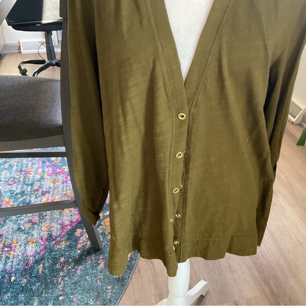 Jones New York Deep Olive Button-Down Shirt - Picture 4 of 7